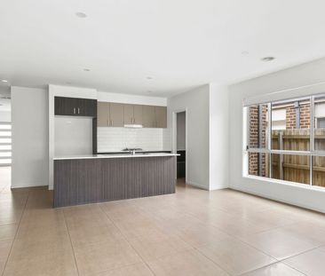 Effortless Living in the Heart of Armstrong Creek - Photo 3