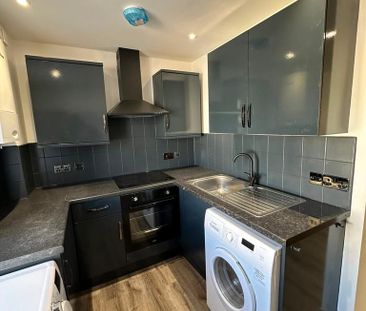 3 bedroom flat to rent - Photo 5