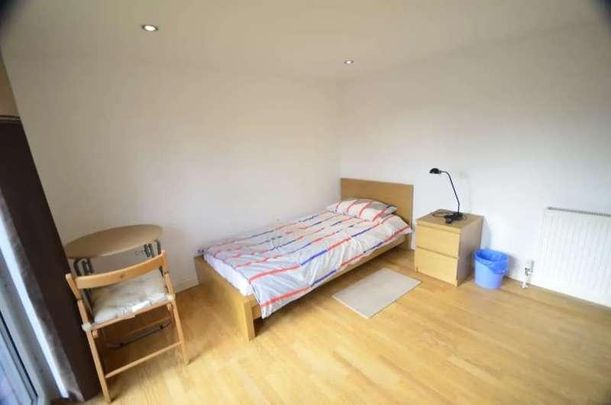 Greencourt Avenue, Edgware, HA8 - Photo 1