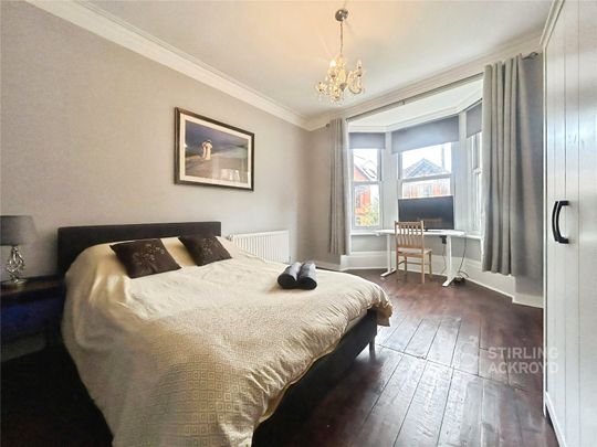 Farnham Road, Guildford, Surrey, GU2 4JN - Photo 1