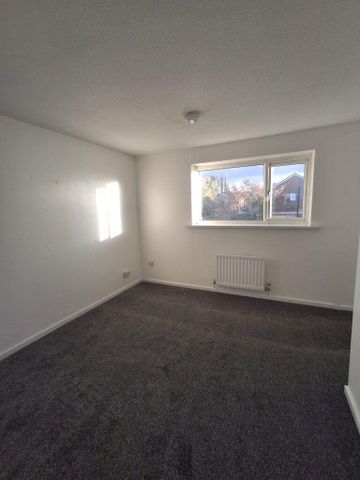 2 bedroom end of terrace house to rent - Photo 2