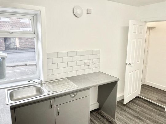 3 bedroom terraced house to rent - Photo 1