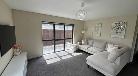 Relaxed, Light-Filled Living in the Heart of St Albans - Photo 2