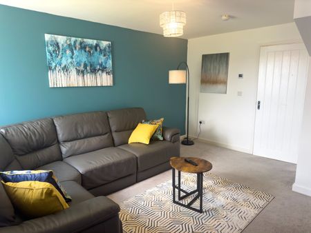 3 Bed Terraced House, Paragon Way, CV6 - Photo 4