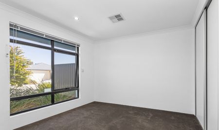 3 Bedroom House With Theater Room - Photo 2