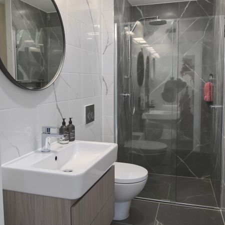 2 bedroom flat to rent - Photo 3