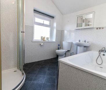 2 bedroom end of terrace house to rent - Photo 5