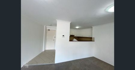 Fully Furnished-Super view 3 bedroom 2 bathroom apartment! Timber floor for whole apartment! - Photo 2