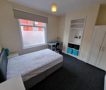 3 bedroom terraced house to rent - Photo 6
