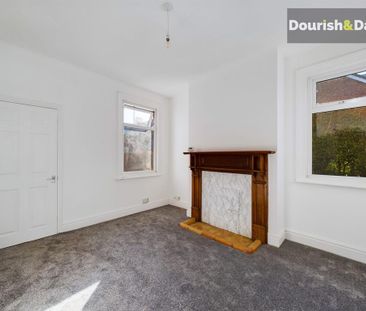 2 bedroom end of terrace house to rent - Photo 1