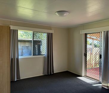 RE-LISTED Crawford 2 bedroom + Study home on large block of land - Photo 3