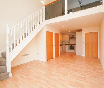 1 bedroom mews to rent - Photo 2