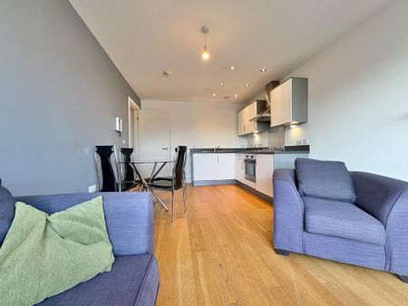 2 bedroom flat to rent - Photo 3
