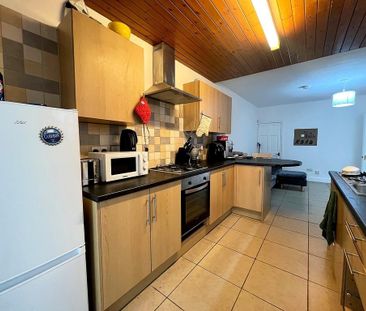 4 bedroom terraced house to rent - Photo 6