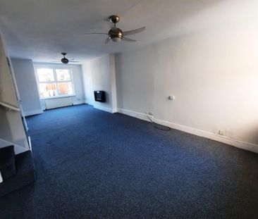 4 Bed Terraced House, Alphonsus Street, M16 - Photo 6