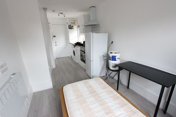 Studio Flat, St. Michael's Terrace, N22 - Photo 1