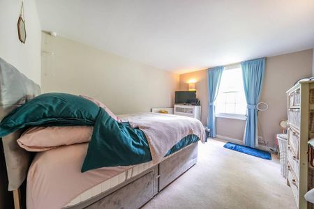 4 bedroom detached house to rent - Photo 4