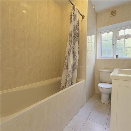 Herga Court, Harrow on the Hill - Photo 5