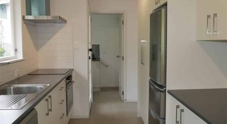 MODERN HOME ON MEMORIAL DRIVE - Photo 4