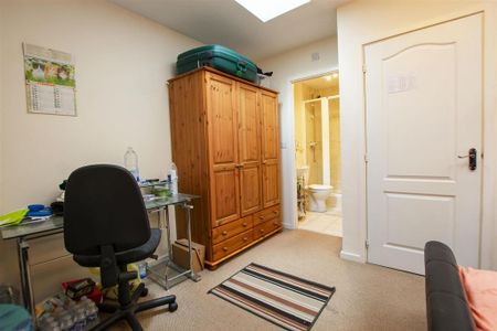 4 bedroom property to rent - Photo 5