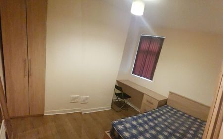 8 bedroom semi-detached house to rent - Photo 5