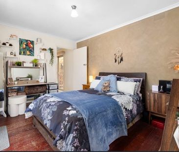 Spacious 4-Bedroom Family Home in a Prime Location - Photo 6