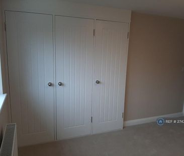 3 bedroom semi-detached house to rent - Photo 6