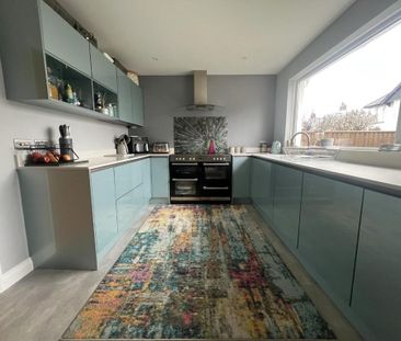 4 bedroom semi-detached house to rent - Photo 1