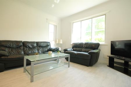 Sloane Court, Jesmond - Photo 4