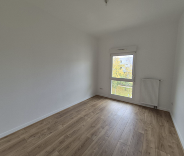 Location Appartement 3 pièces 69m² LILLE 59260 - Photo 2
