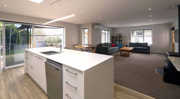 Comfortable 3 bedroom family home - Photo 1