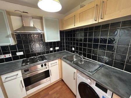 2 bedroom flat to rent - Photo 5