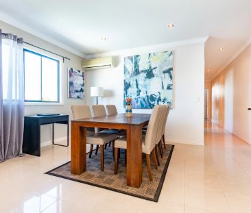 Fully Furnished Coastal Retreat - 6-Month Lease Only! - Photo 5