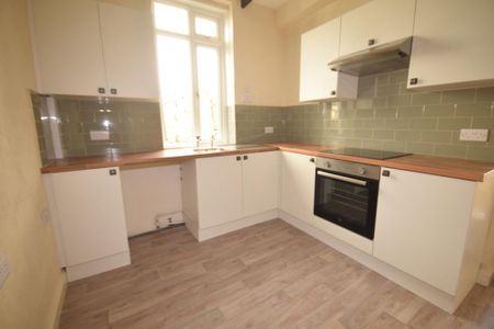 2 bedroom flat to rent - Photo 4