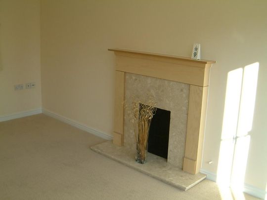 3 bedroom semi-detached house to rent - Photo 1
