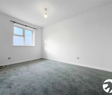 3 bedroom detached house to rent - Photo 3