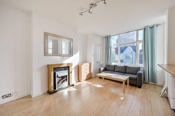 3 bedroom flat to rent - Photo 1