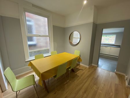 8 Bed Semi-Detached House, Rutland Avenue, L17 - Photo 3