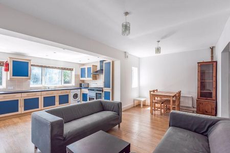 6 bedroom semi-detached house to rent - Photo 2