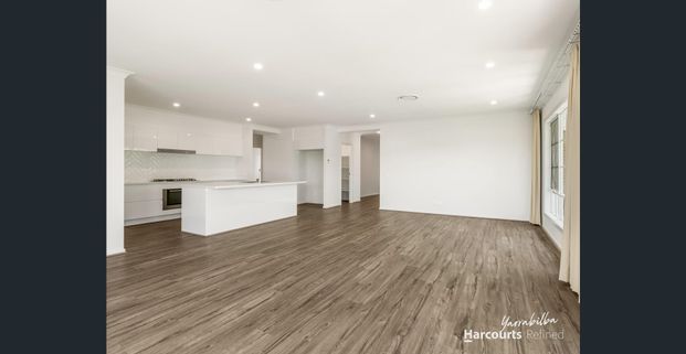 HUGE FAMILY HOME - YARRABILBA LIVING - Photo 1