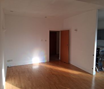 2 Bed Flat, Burnt Ash Hill, SE12 - Photo 1