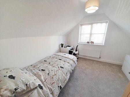3 bedroom semi-detached house to rent - Photo 5