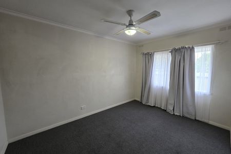 3 BEDROOM HOME IN SOUTH SHEPPATON! - Photo 4