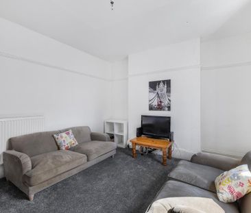 1 bedroom in a house share to rent - Photo 5