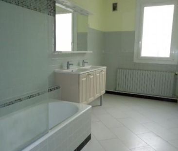 Location Appartement 4 pièces 92m² - Photo 5