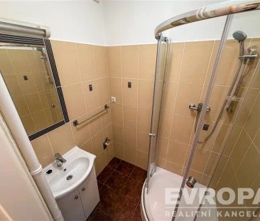 Bydlení v centru Opavy s parkováním ve dvoře? Ano. - Photo 3