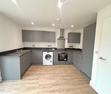 3 bedroom semi-detached house to rent - Photo 4