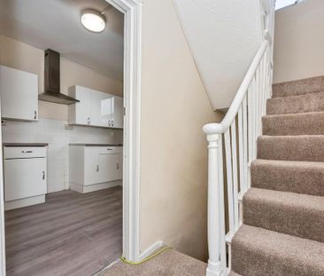 2 bedroom terraced house to rent - Photo 2