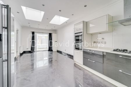3 bedroom apartment to rent - Photo 4