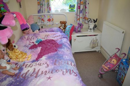 3 bedroom semi-detached house to rent - Photo 5